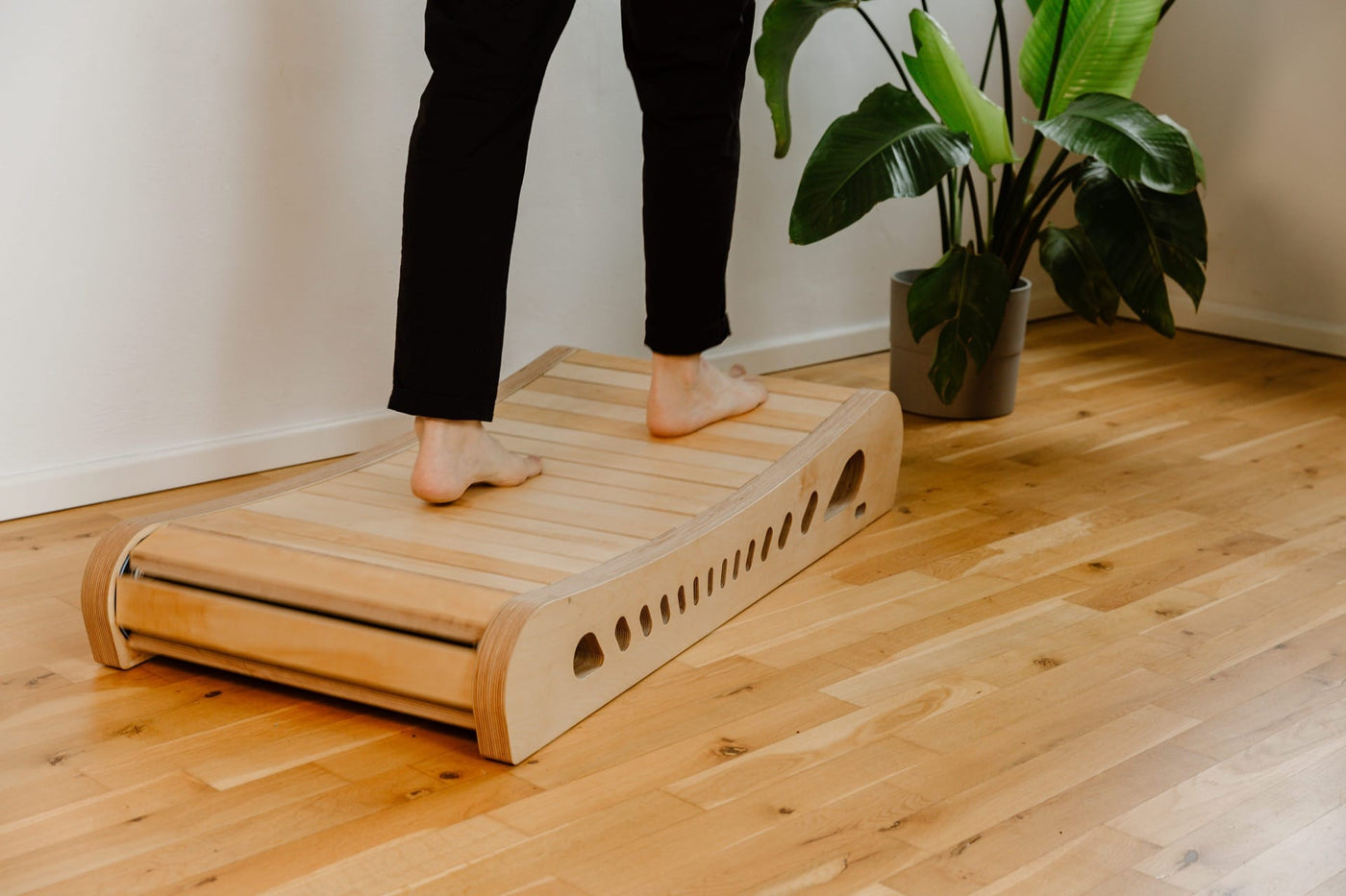 Replacing a slat on the Office Walker with a single tool